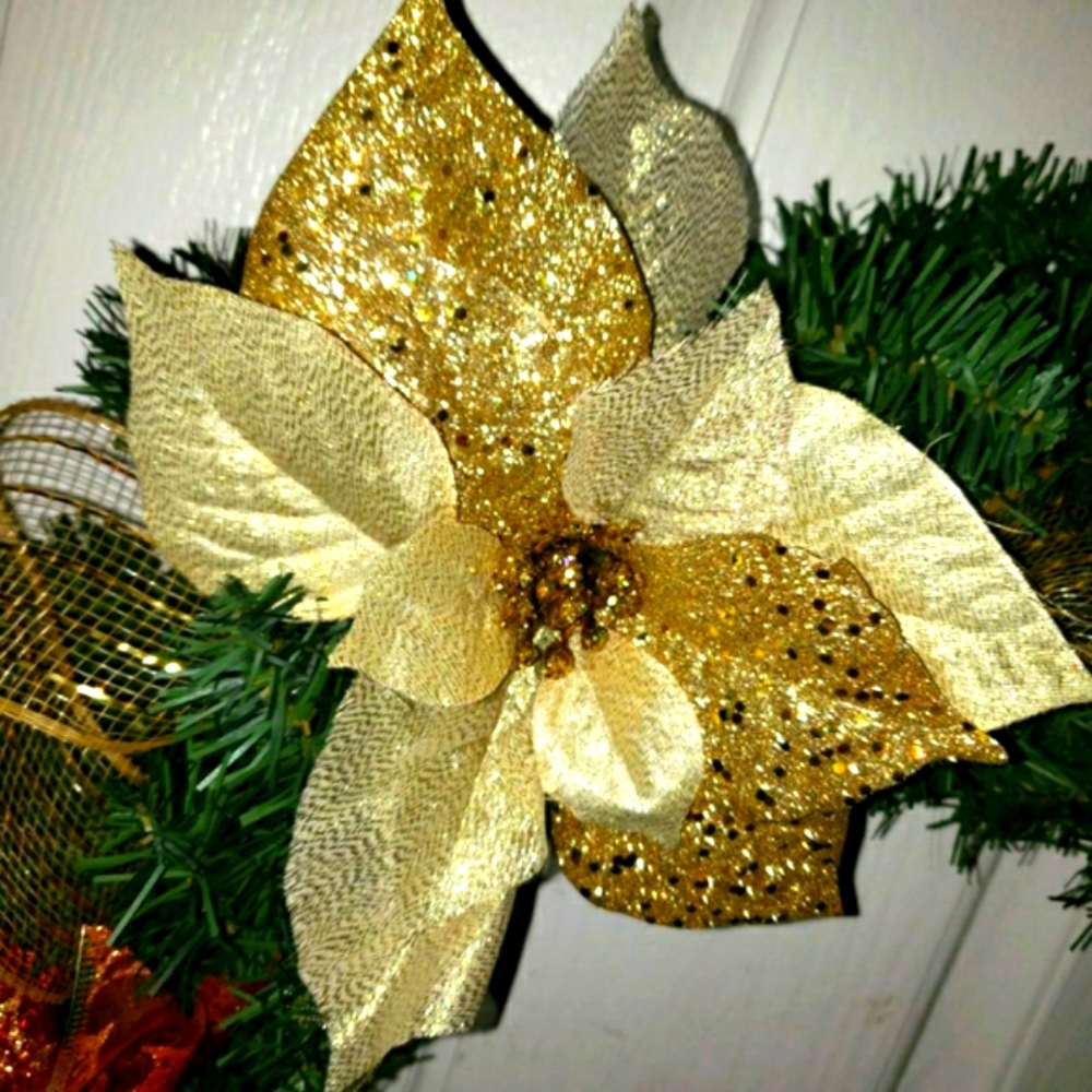 Christmas Holiday Wreath - Picture 3 of 6